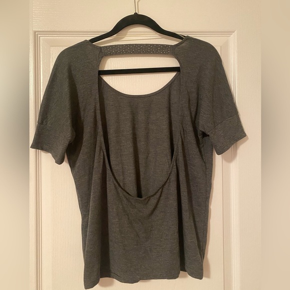 Backless 3/4 sleeve La Senza shirt - Picture 2 of 3